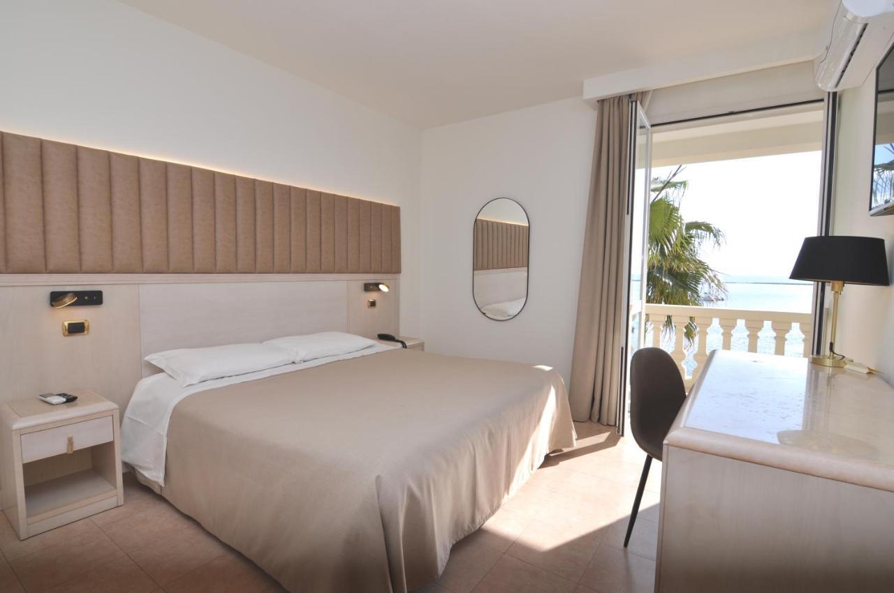 Hotel Falli Porto Cesareo Exterior foto